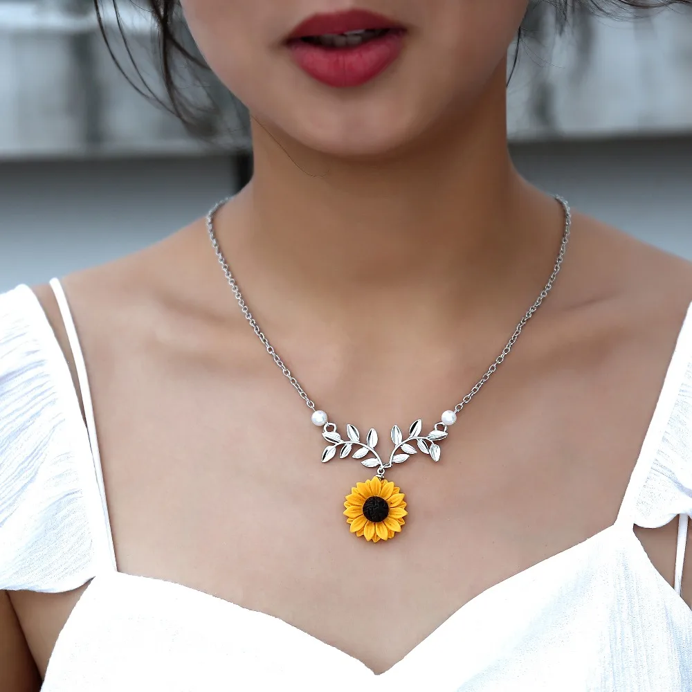 Creative Imitation Pearls Sun Flower Necklace Pendant Sunflower