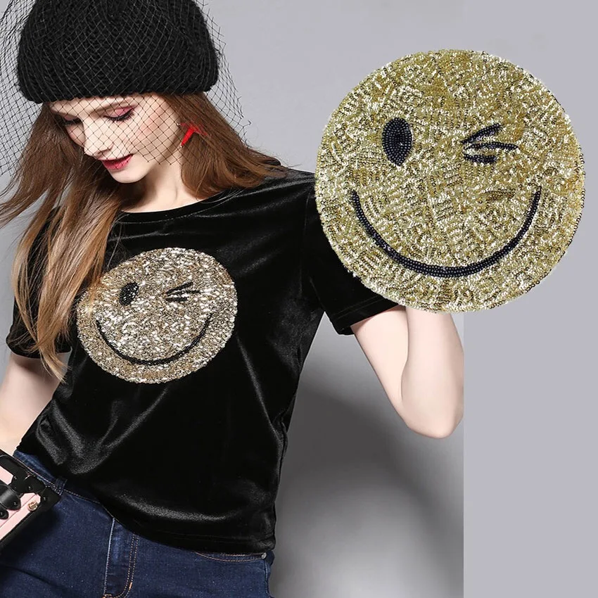 

2017 New Funny Smiley Smile Gold Face Sequined Patches 2 PC Sew-on Clothes Patch DIY Decal Apparel Accessories Smile Face Patch