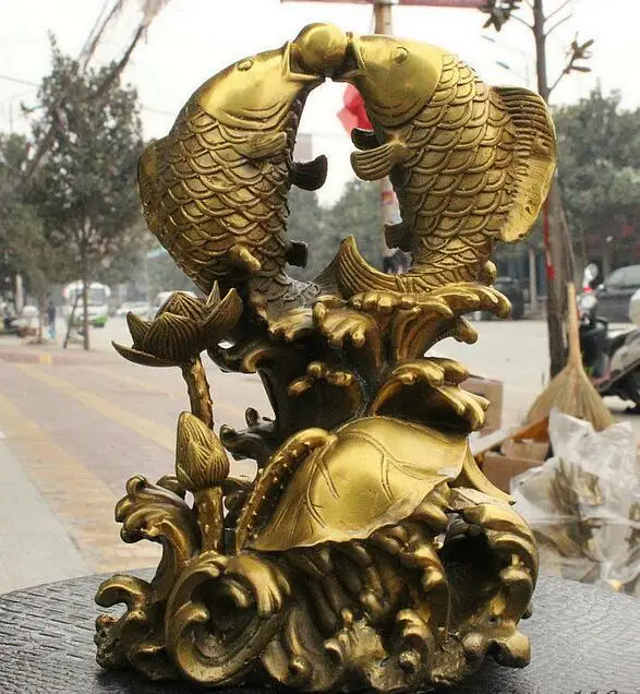 

free Folk China Feng shui Brass Lotus Flower Leaf 2 Fish Play Ball Auspicious Statue fast