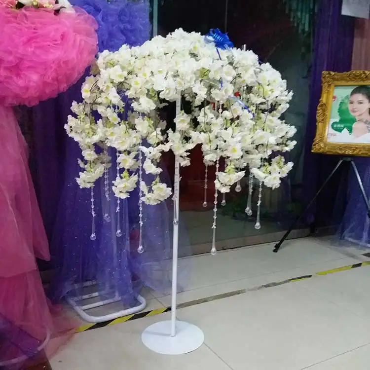 

nice wedding flower tree