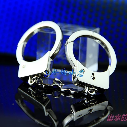 

Handcuffing magic stretch - couple key chain key ring key chain day gift