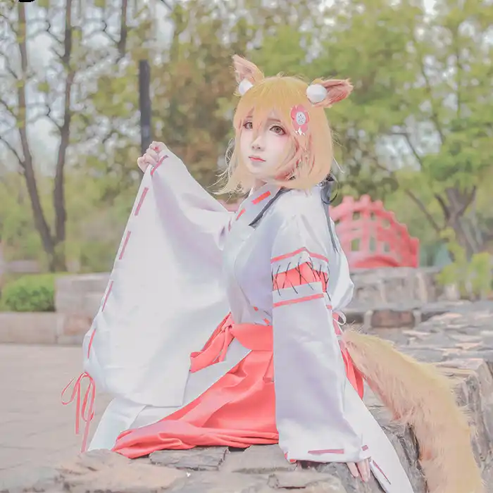 Shiro kitsune cosplay