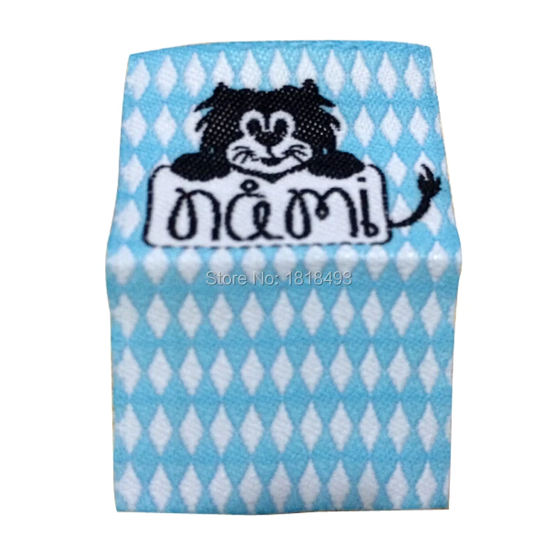 Personalized labels for knitted garments