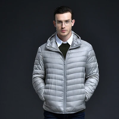 Большие размеры Мужские 90% белые пуховые пальто ультра легкое пальто зимняя куртка с длинными рукавами Осенняя тонкая мужская короткая куртка с капюшоном верхняя одежда W555 - Цвет: Серый