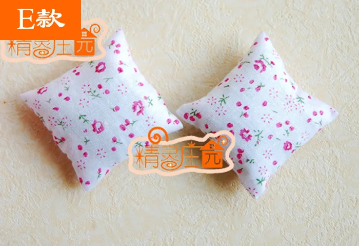 MINI dollhouse miniature Mini accessories for furniture cushions one pair