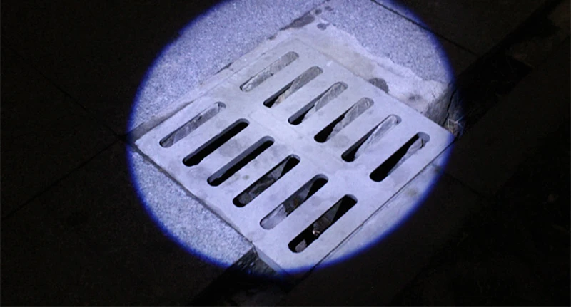 Mini Flash Light Torches Stainless Steel LED Flashlight Round Moon Shape (10)