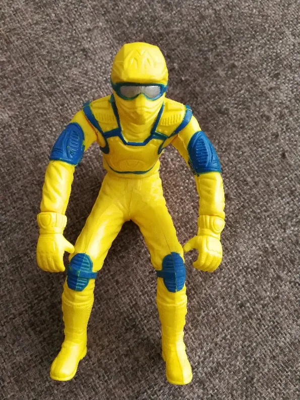 yellow 1:12 motorcycle riders photo