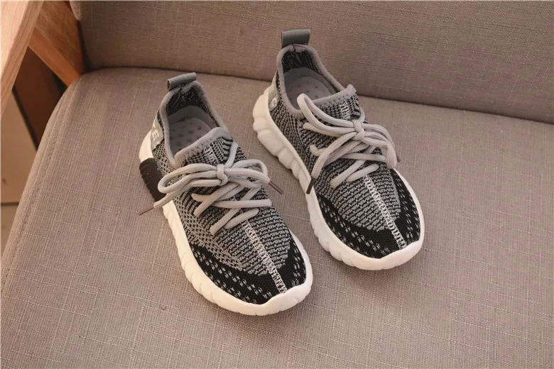 جديد الربيع الاطفال حذاء ركض كاجوال بنين في الهواء الطلق الرياضية للفتيات رياضية الهواء شبكة تنفس أزياء الأطفال حذاء للسير مسافات طويلة