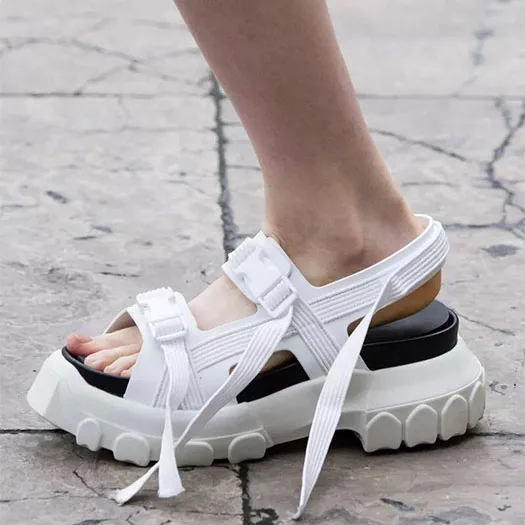Slingback на платформе гладиатор Harajuku белый обувь клин повседневная кроссовки Flatform черный дизайнерские сандалии женщины люкс ремень клинья Лето - Цвет: Белый