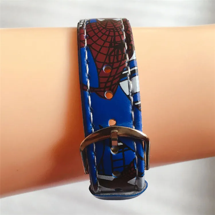 Детские часы с рисунком Человека-паука, Модные кварцевые наручные часы с кожаным ремешком для мальчиков и девочек, спортивные часы с героями мультфильмов