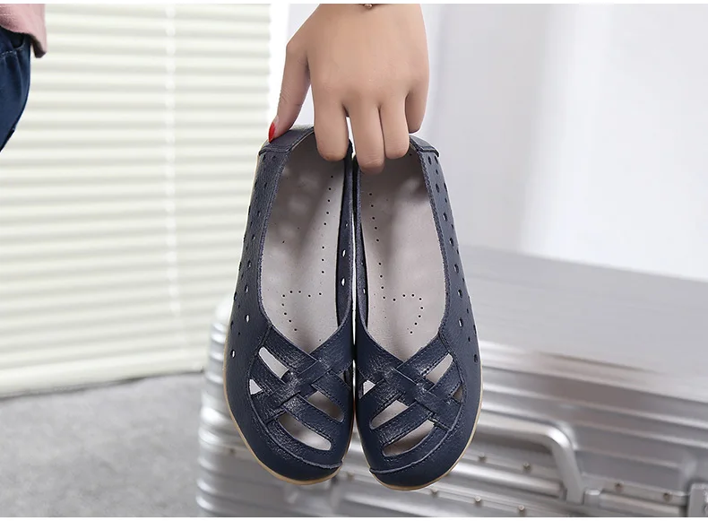 2017 Women's Casual Shoes Genuine Leather Woman Loafers Breathable Summer Shoe Flats with Hollow Out Mother Shoes Big Size 35-44 21