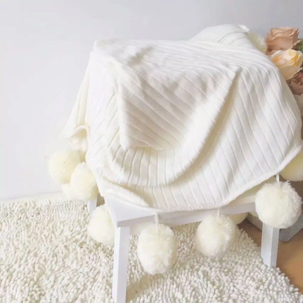 Ins/Европейский стиль; хорошее качество; модное однотонное хлопковое вязаное Пеленальное Одеяло для новорожденных детей с шерстяным шариком