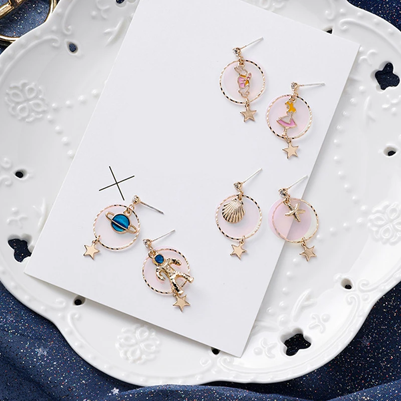

AOMU Fashion Prevent Allergy Laser Disc Rabbit Shell Starfish Shell Planet Spaceman Drop Earrings for Women Gifts Party Jewelry