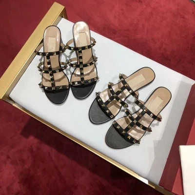 

2019 brand women's shoes luxury jewelry letter V beach fashion wear new flat big name leather word women