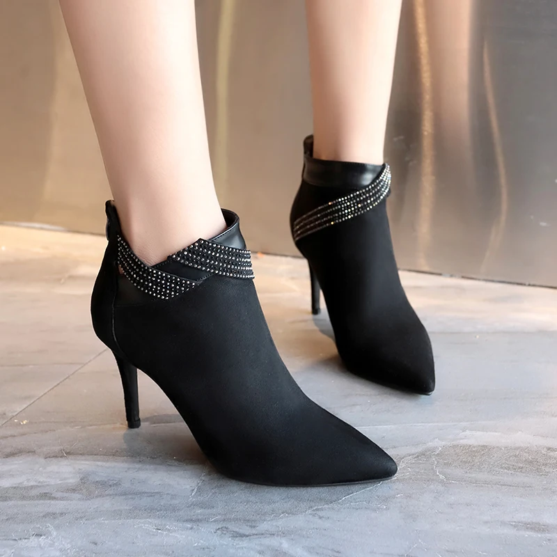 

2018 women's shoes in Europe and the world.
