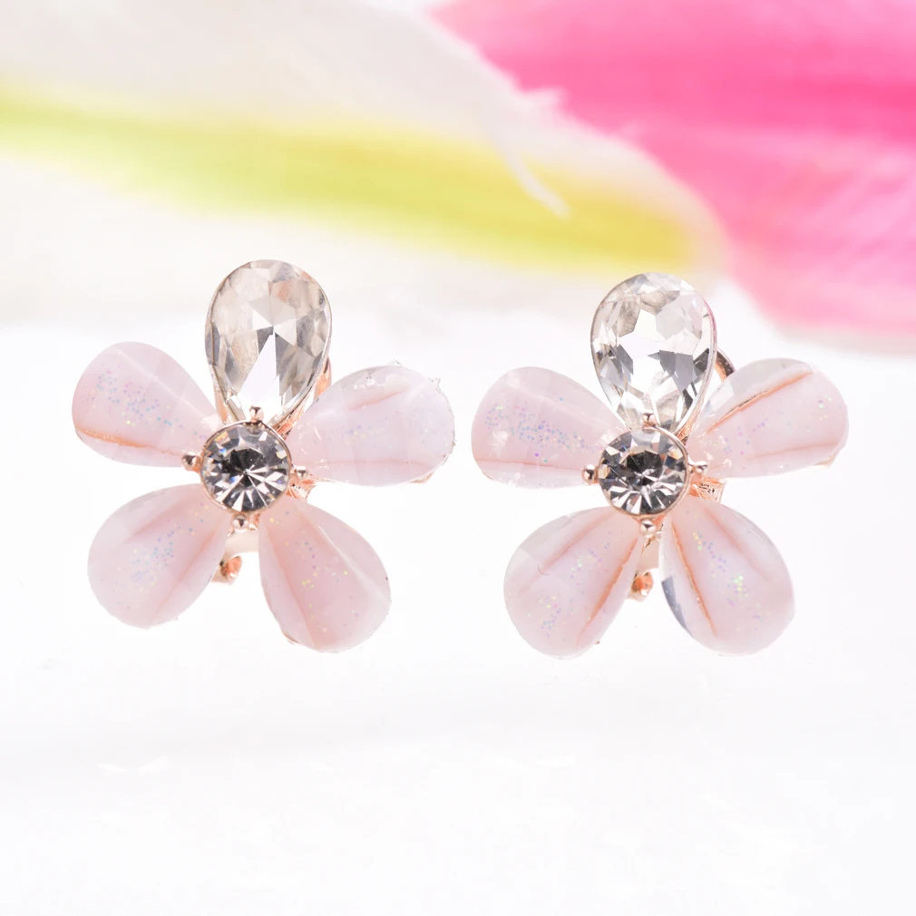 

1 Pair New Fashion Women Stud Earrings Imitation Rhinestone Flower Shape Earrings For Women