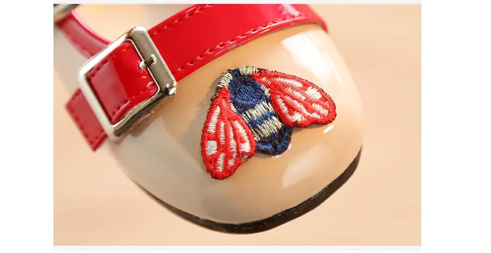 Обувь для девочек с двойной пряжкой; модные дизайнерские кожаные туфли-оксфорды; Мягкие Мокасины на плоской подошве; лоферы; детская обувь для маленьких девочек; размеры 21-30