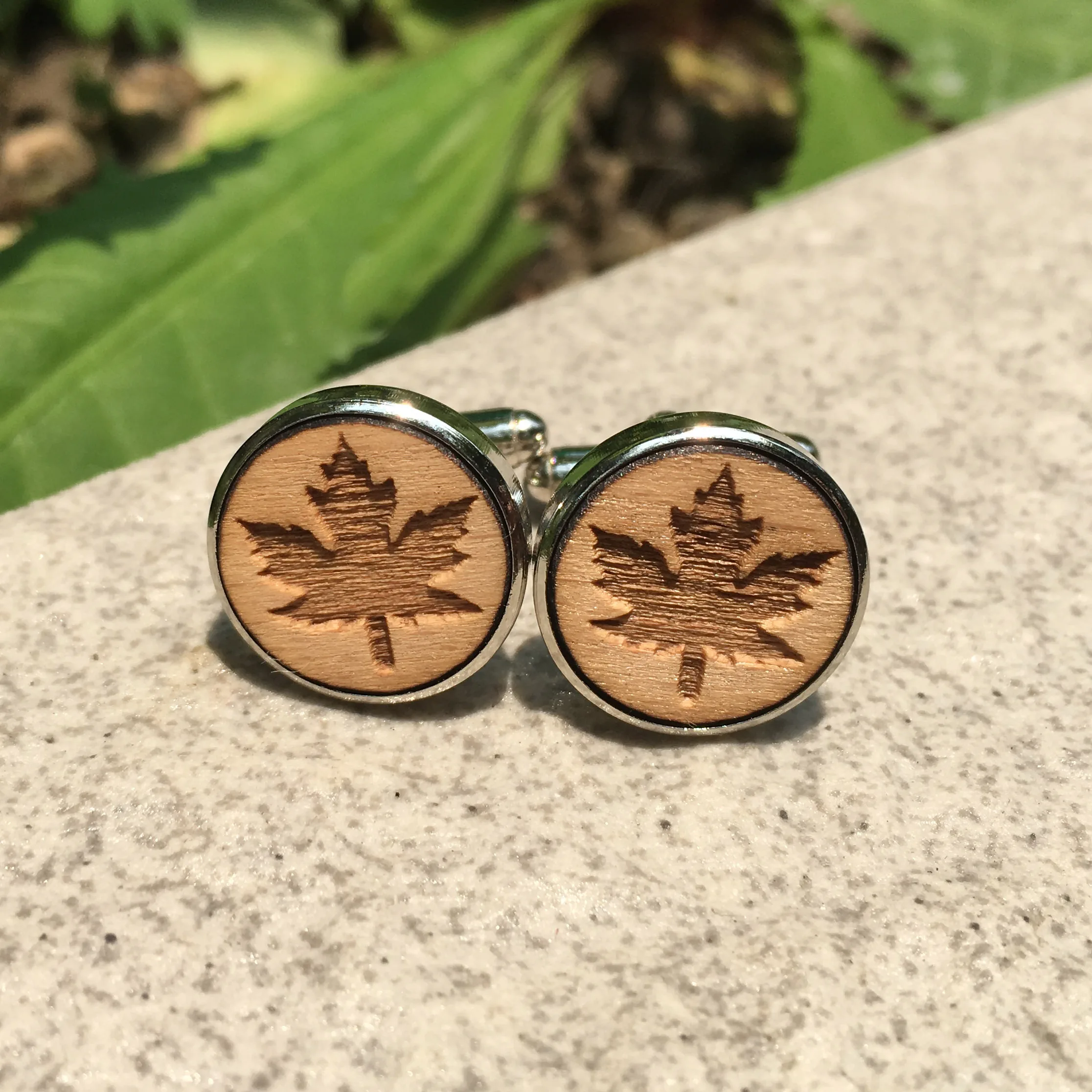 

Canadian Natural Laser Engraved Leaf Wood Cufflinks Plant Style Jewelry Maple Leaves Wooden Cufflink X 5 Pairs
