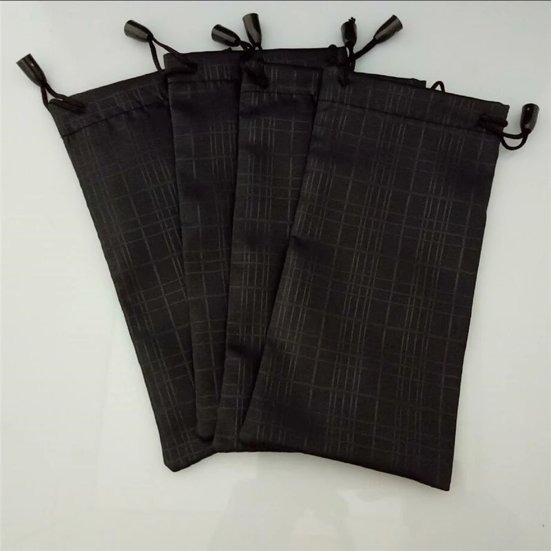 Best 100 pcs lot Glasses Case Soft Waterproof Plaid Cloth Sunglasses Bag Glasses Pouch Black Color Wholesale Good Quality Y90