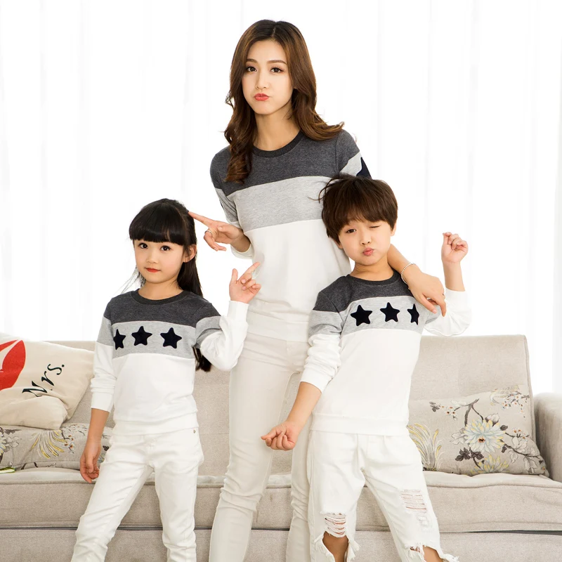 Family Matching Outfits Embroidery Star Cotton Men Women Child T-Shirt Family Look Fashion Mother Father Baby Boy Girl Clothes 2