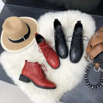 

GPOKHDS 2019 women ankle boots sheepskin winter short plush red color round toe lace up high heels boots