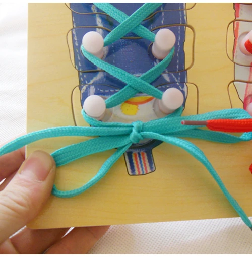 Montessori wearing shoelaces wearing shoelaces wooden children puzzle toy LACES exercise 2-3 years old and above early educa Montessori wearing shoelaces wearing shoelaces wooden children puzzle toy LACES exercise 2-3 years old and above early educa