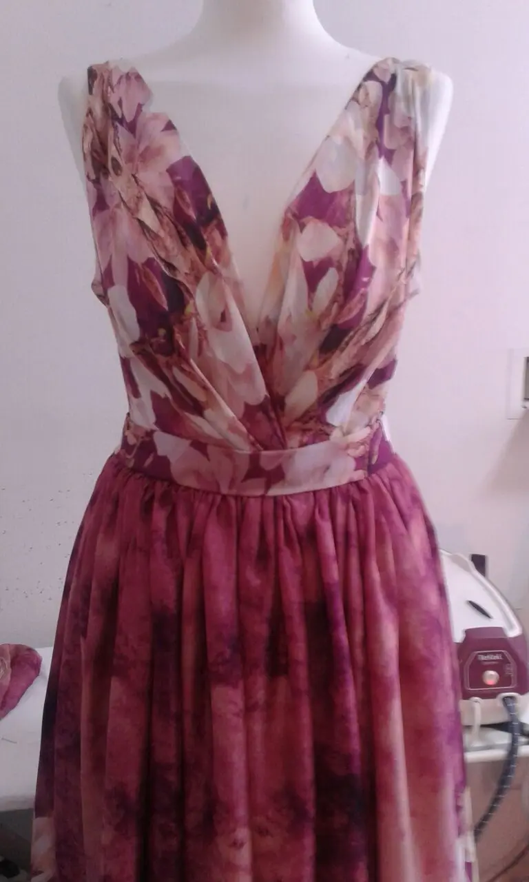 

purple Floral pattern 100% silk chiffon fabric weight 6mm width 130cm