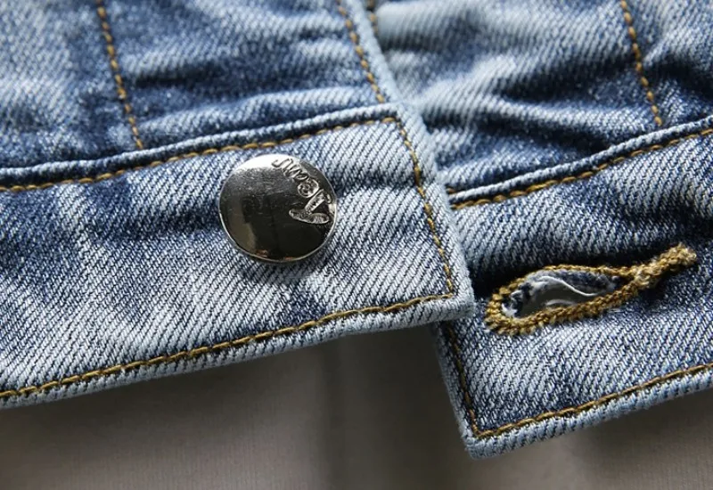 Новый Повседневное джинсы с потертостями и дырками животных вышивка мужские джинсовые куртки 2019 Весенняя мода Harajuku больших размеров 4XL