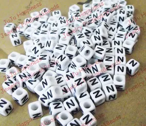 Модные тонкие Алфавит/буквой N акрил Cube Бусины свободные DIY Бусины 6/7/10 мм 100 шт. - изображение