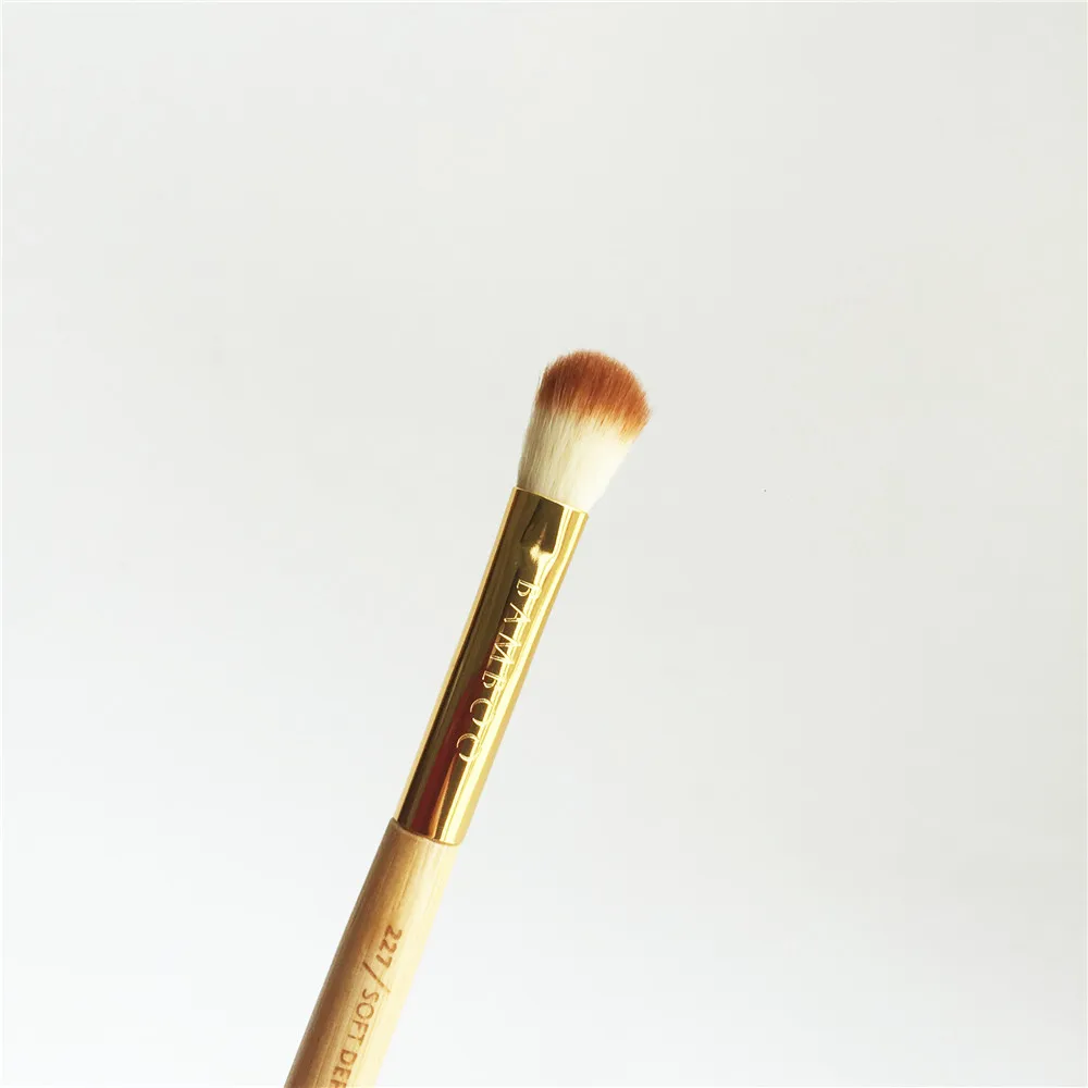 Zoeva 142 CONCEALER BUFFER & 227 SOFT DEFINER BRUSH _ 4