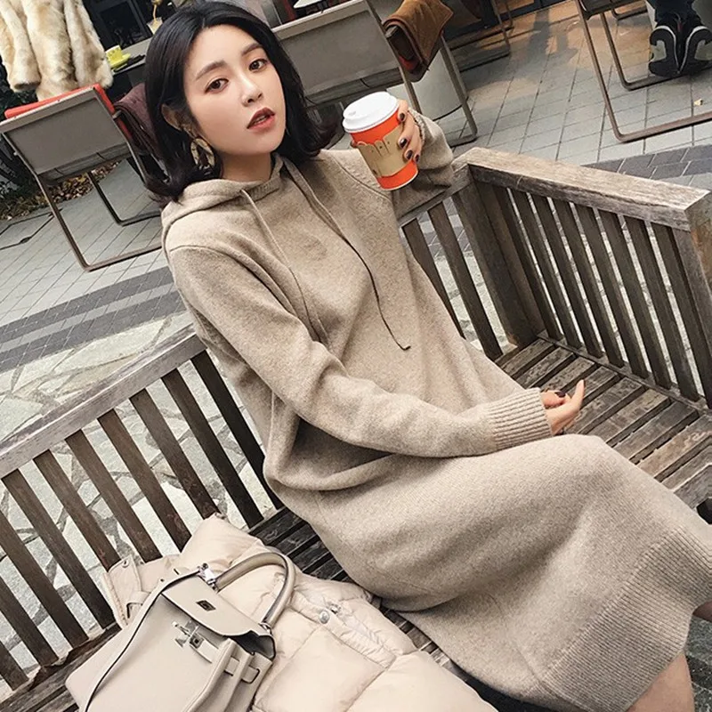 Осенне-зимнее Новое корейское Модное Длинное платье-свитер с капюшоном, повседневные свободные базовые толстые вязаные платья средней длины, женское платье