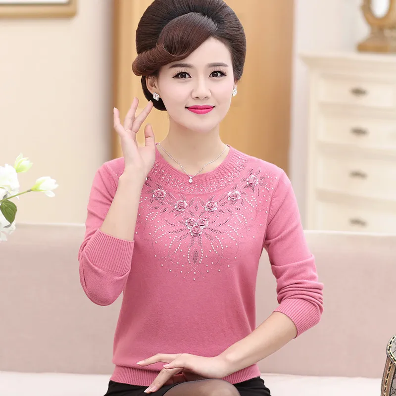 Baratos Suéteres de invierno para mujeres de mediana edad jerseys de talla grande 4XL grueso cálido de fondo cuello redondo suéter de lana madre vestido tapas W105