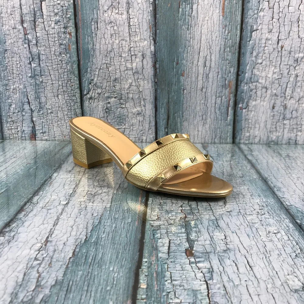 Kmeioo/Модная женская обувь; сандалии с заклепками и шипами; босоножки без шнуровки на квадратном каблуке; Mule Sipper; повседневная обувь; размеры США 5-15; 5,5 см