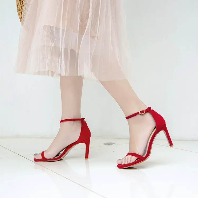 

FERLENZ Big Size 8 9 One-word lapped sandals with thin heels One-word strap bag and slim-heeled sandals