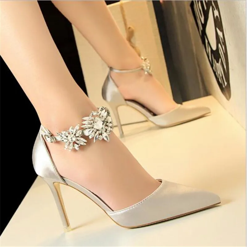 Women luxury high quality shoes flower cyrstal rhinestone satin wedding bridesmaid shoes woman pumps high heels stiletto Women luxury high quality shoes flower cyrstal rhinestone satin wedding bridesmaid shoes woman pumps high heels stiletto