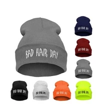 1 шт. модные зимние весенние шапки бини с надписью «Bad Hair Day», шапки для мужчин и женщин, модные вязаные шапки, капот Gorro Feminino Inverno
