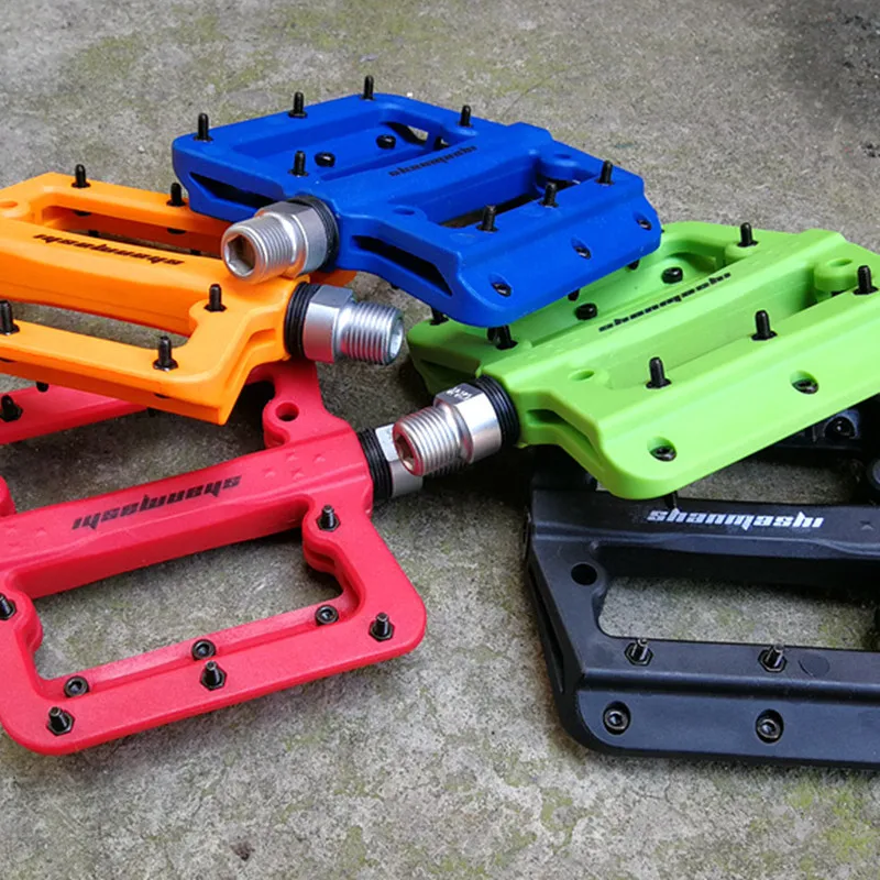 

1pair Mountain Bike Pedal MTB Pedals Bicycle Flat Pedals Nylon Fiber MTB Cycling Anti-skid Foot Pedal Sports Accessories