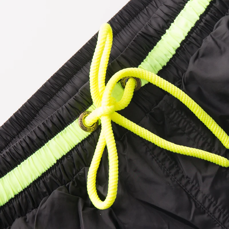 Shorts de praia e surfe