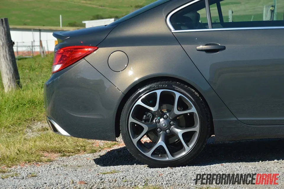 2013-Opel-Insignia-OPC-rear-disc-brakes