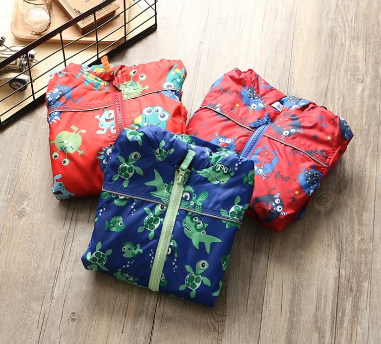 

The new children 's hooded fashion wind and rain outdoor Jackets casual style special free shipping