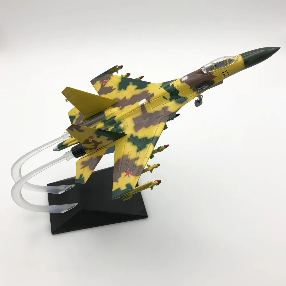 1/72 Статическая модель самолета Su35