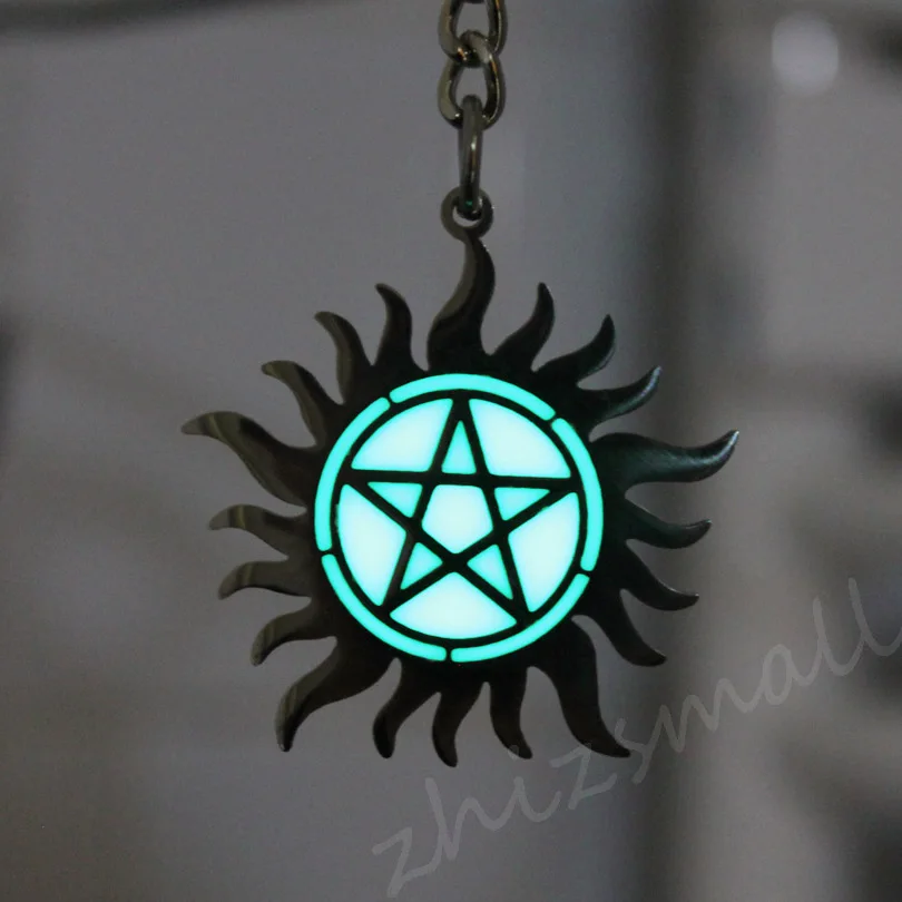 

Supernatural Pentagram keychain The Lesser Key of Solomon keychain dean sam key ring GLOW in the DARK keychain Pendants GIFT