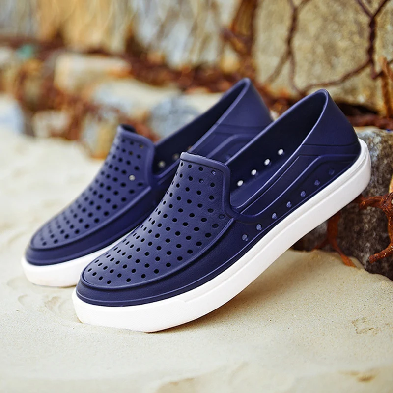 New Spring And Summer Large Size EVA Hole Shoes Men's Fashion Casual Sandals Outdoor Waterproof Breathable Male Sandals Crocse