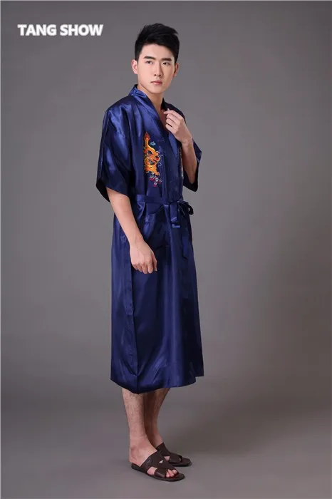 Летние Темно-синие Для мужчин атлас кимоно Банный халат платье Китайская вышивка ручной Дракон пижамы размеры s m l xl XXL, XXXL MR022