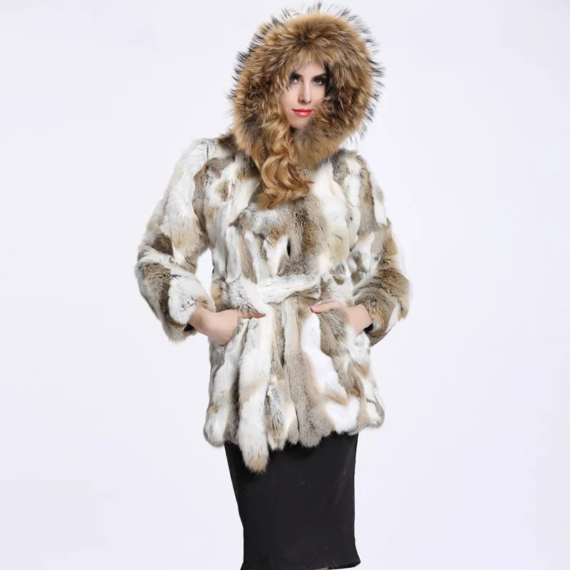 Новое натуральное пальто из натурального кроличьего меха, женская модная куртка с капюшоном и воротником из меха енота, женская верхняя одежда с поясом на заказ