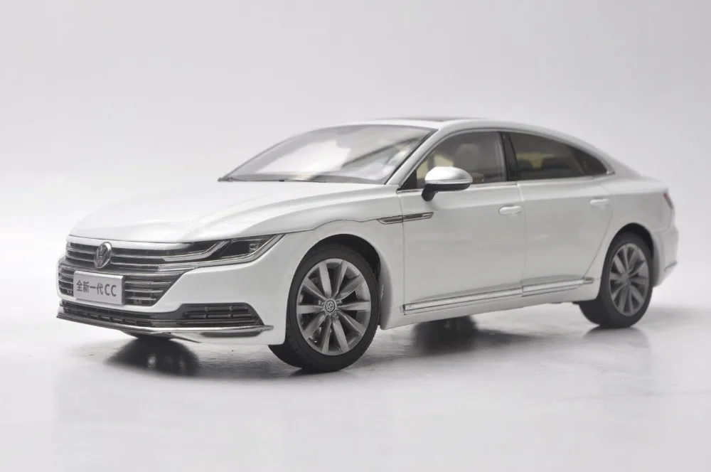 1:18 литая под давлением модель для Volkswagen VW New CC Arteon игрушечный автомобиль из белого сплава миниатюрная Коллекция подарков Passat Magotan