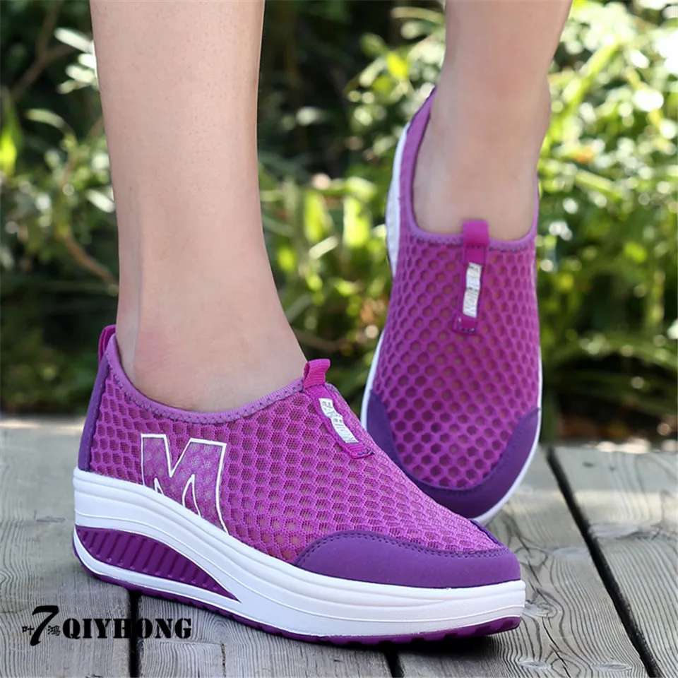 QIYHONG/Новинка; дышащая обувь для фитнеса с сеткой; женская повседневная обувь на платформе со шнуровкой; обувь с низким верхом, увеличивающая рост
