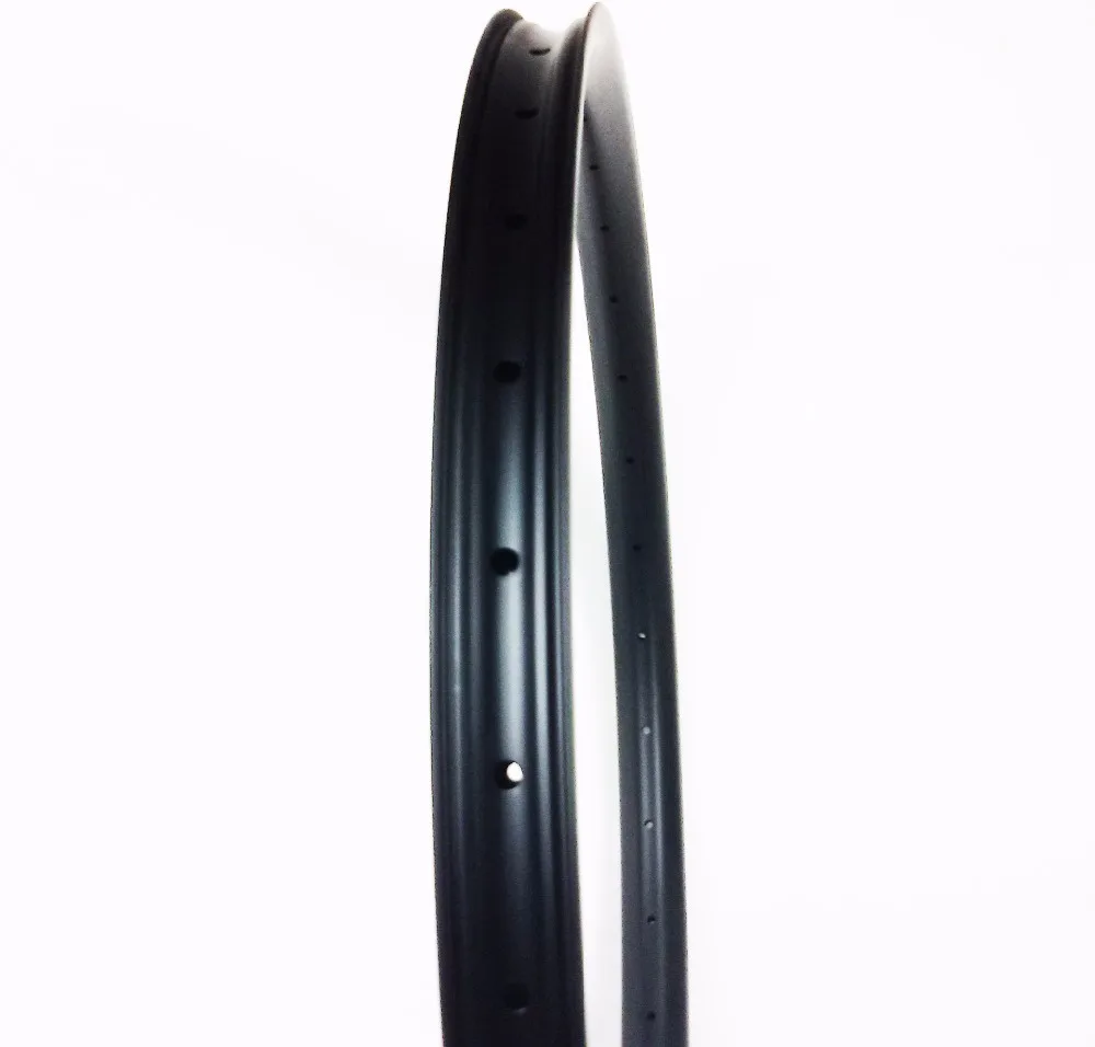 Chinese Mtb 29er Bead Hookless Carbon Wheel Ultralight Mountain Bike Rm 40mm Wide Clincher Tubeless Compatible Cross Country XC