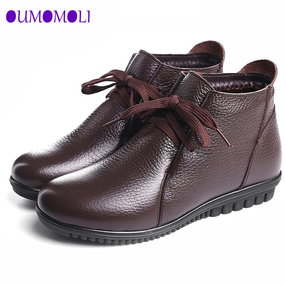 

2019 Comfortable middle-aged simple flat boots new mother shoe warm short boot lace up woman boot plus velvet women shoes