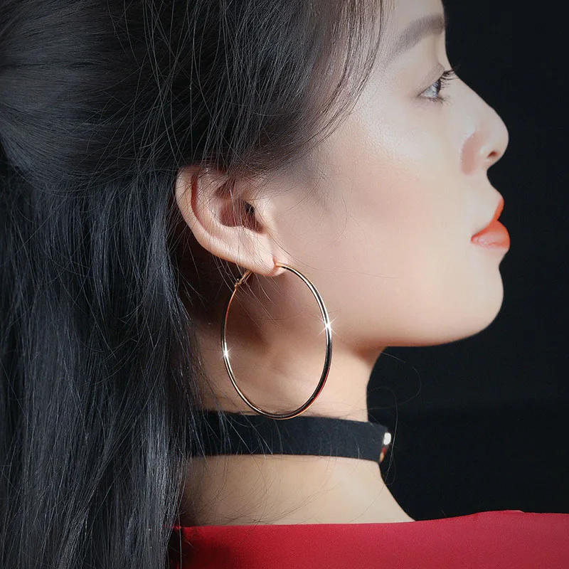 

2018 HOT classic Simple fashion Smooth Light Gold Hoop Earrings Fashion jewelry For women Star the same style